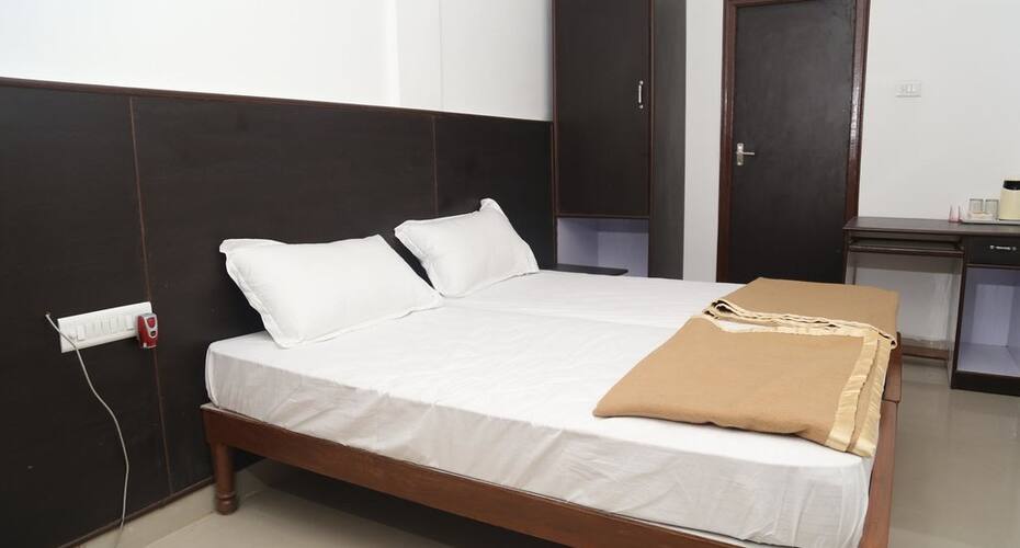 Hotel Shree Hari, Orai 3